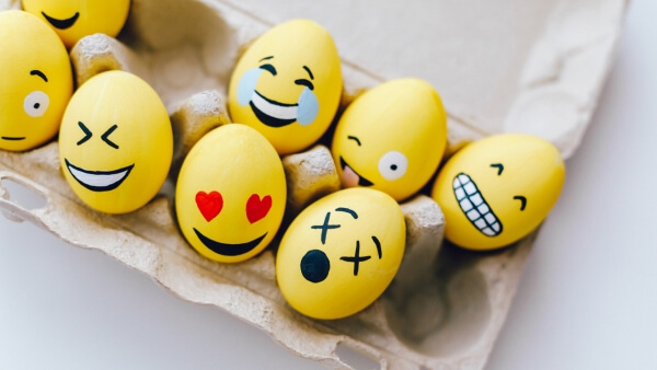 ovos em forma de emoji